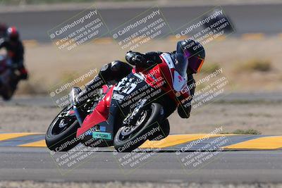 media/Oct-08-2022-SoCal Trackdays (Sat) [[1fc3beec89]]/Turn 14 (1050am)/